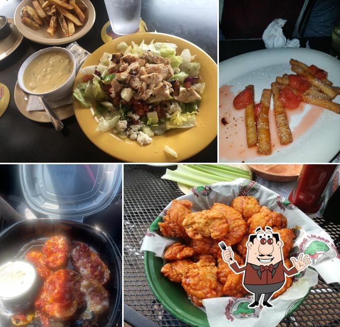 Meals at Winking Lizard Independence