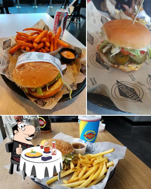 Отведайте гамбургеры в "Fatburger Lougheed Coquitlam"