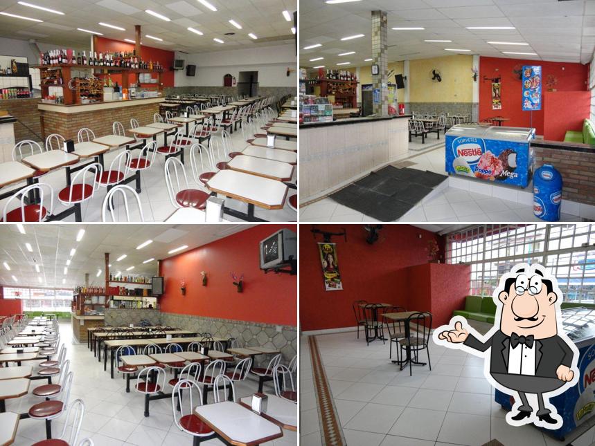 O interior do Virtual Pizzaria e Churrascaria