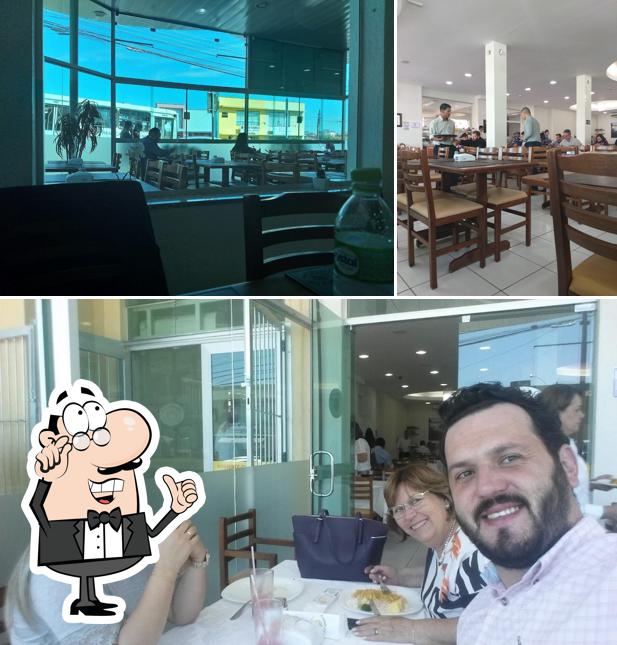 O interior do Frango & Cia