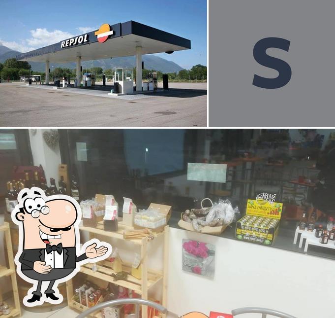 Ecco un'immagine di Stazione di Sevizio Bar distribuzione carburanti Repsol "Sara"