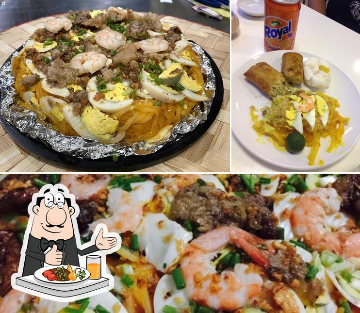 Food at Dolora's Hauz Of Pancit Malabon (Matalino Branch)