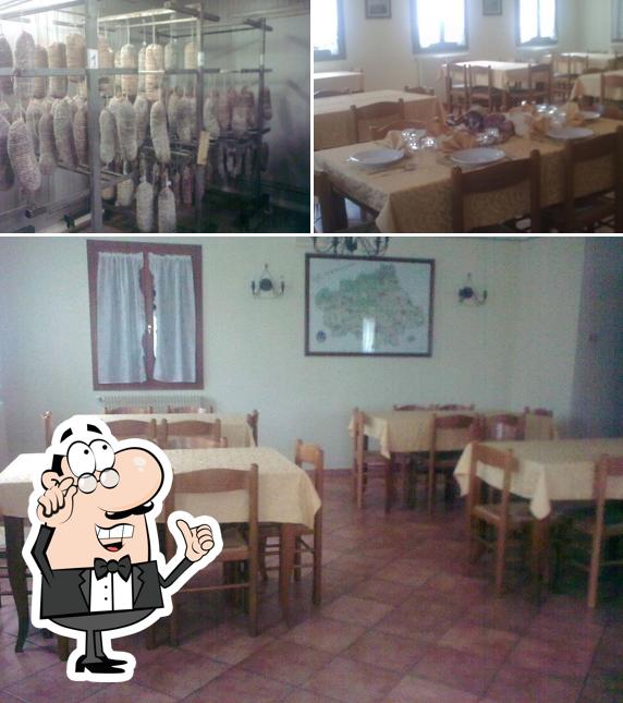 This is the image depicting interior and dining table at Agriturismo Al Sole