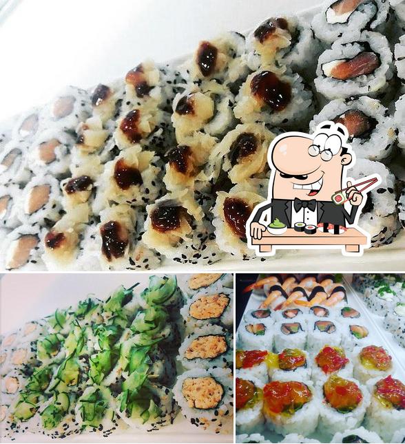 Rolos de sushi são oferecidos por Sato Teppan