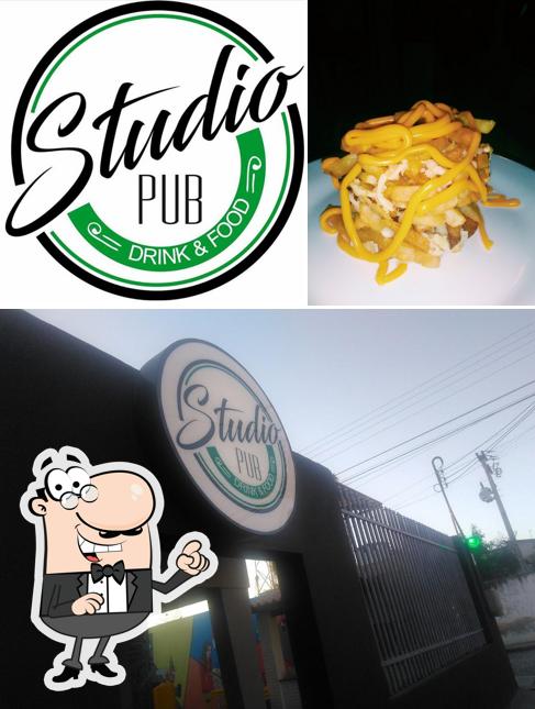 O exterior do Studio Pub