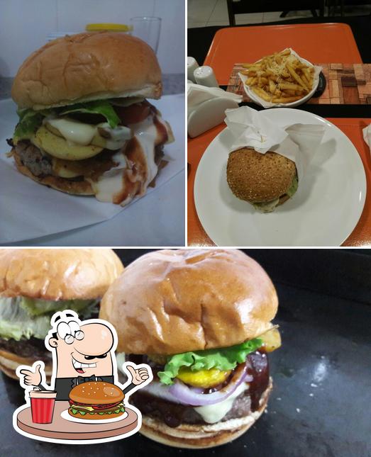 Experimente um hambúrguer no Armazém VinteUm Pizza & Burger