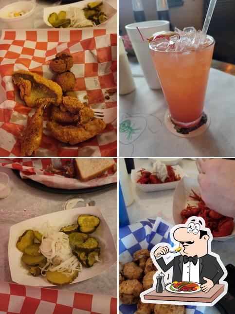 The Blue Rooster Restaurant, 10235 N US Hwy 259 in Broken Bow