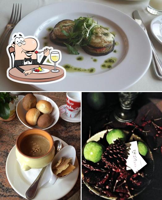 Food at Restoran Galereya