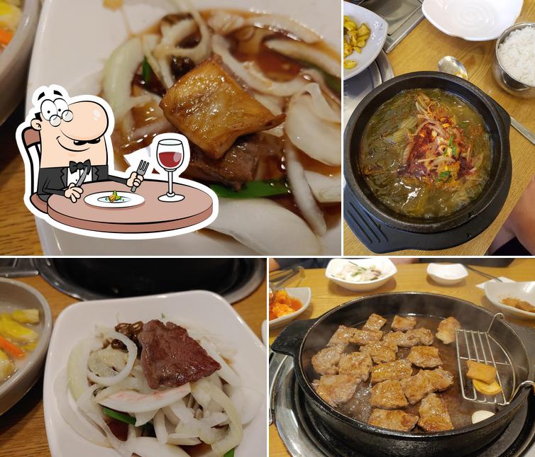 Meals at 나루