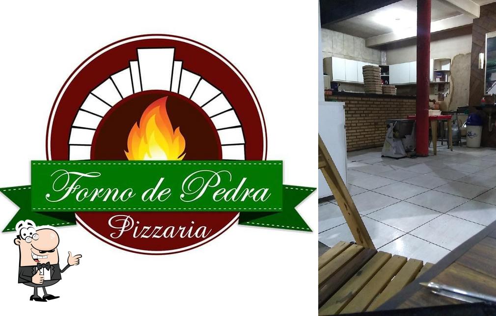 Look at the picture of Forno De Pedra