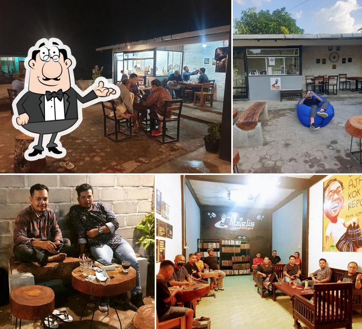 Check out how Majelis Kopi looks inside