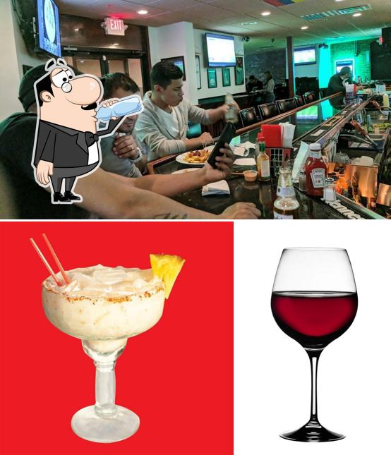 Winners Sports Bar & Grill in Everett Restaurant menu and reviews