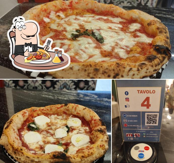 A Pizzeria Michele Sorvillo, puoi goderti una bella pizza