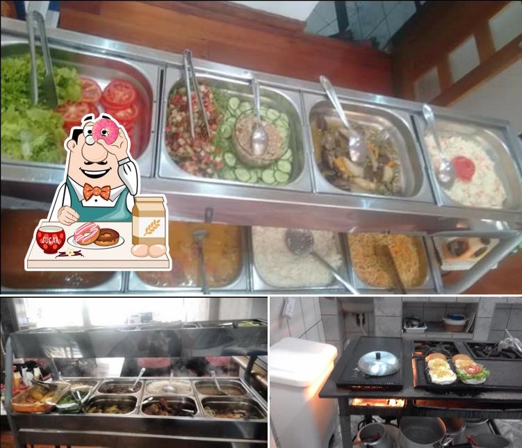 D'Lua Restaurante e Lanchonete provê uma gama de pratos doces
