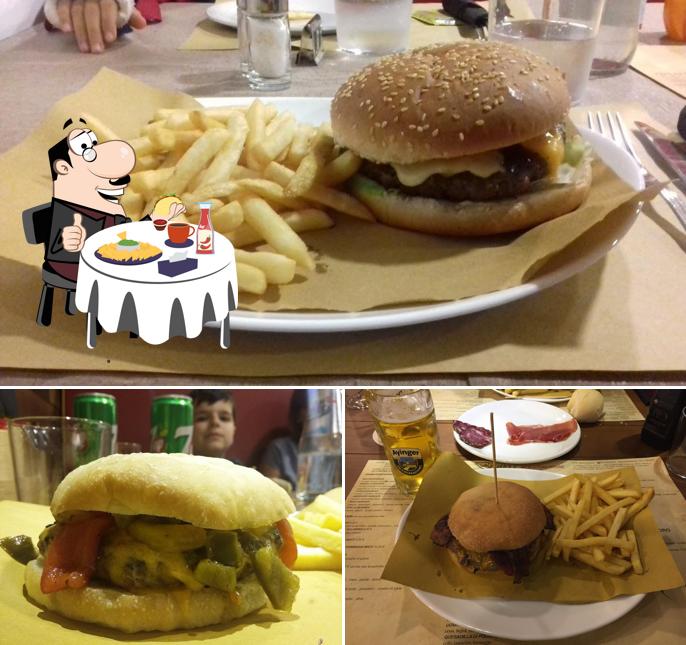 Prova un hamburger a Bruno'S Restaurant - Mexi Steak House & Music