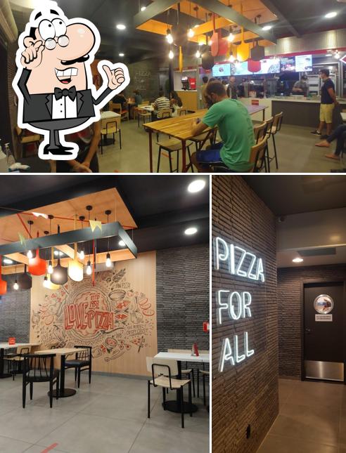 O interior do Pizza Hut