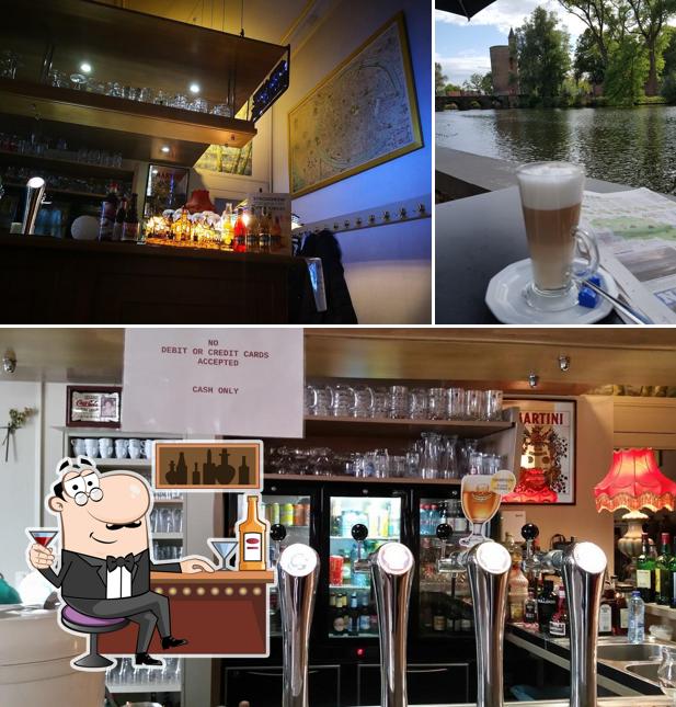Помимо прочего, в Kasteel Minnewater есть барная стойка и напитки
