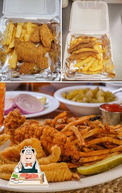 Hooks Catfish Kitchen, 38 N Park Row in Erie Restaurant menu and reviews