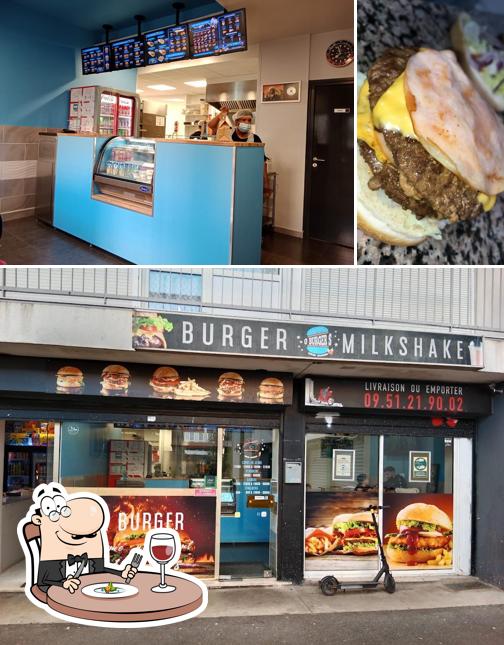 Entre la variedad de cosas que hay en O’BURGER’S también tienes comida y interior