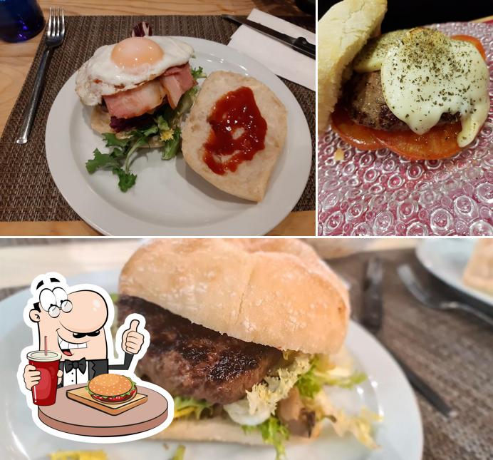 Try out a burger at Vinoteca Caprichos