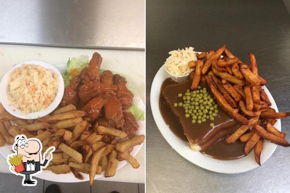 Dégustez des frites à Pizzéria du parc Bécancour