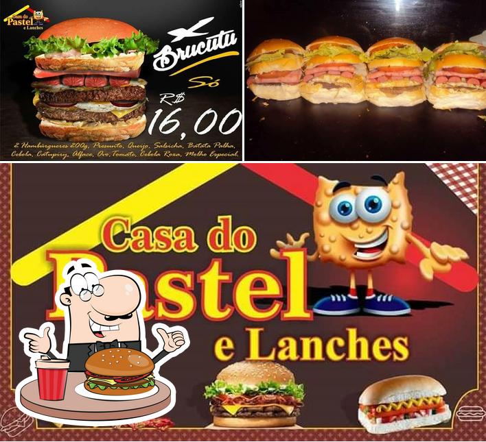 Os hambúrgueres do Casa Do Pastel e Lanches irão saciar uma variedade de gostos