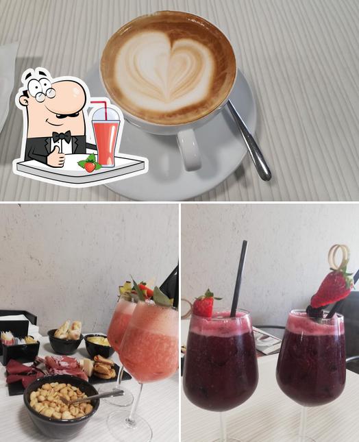 Goditi un drink a Caffetteria Pasticceria Gelateria Il Giglio