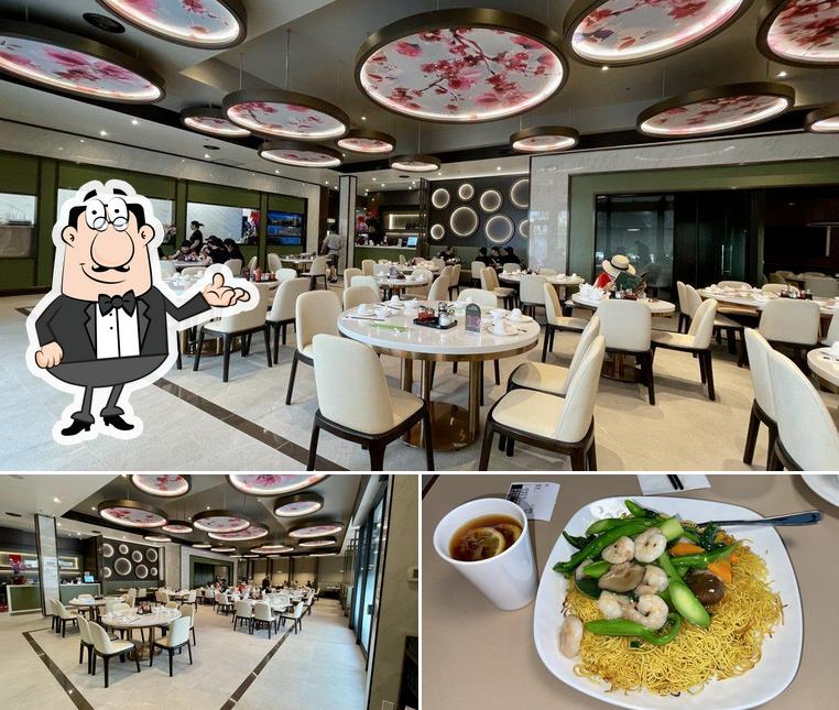 Among various things one can find interior and food at Blooming Garden Chinese Cuisine 榮華苑
