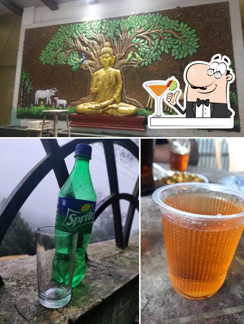The image of TASMAC’s drink and exterior