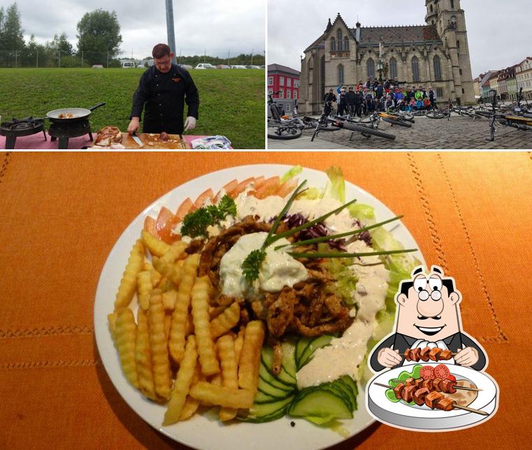 Estas son las imágenes que hay de comida y exterior en Hexenstübchen