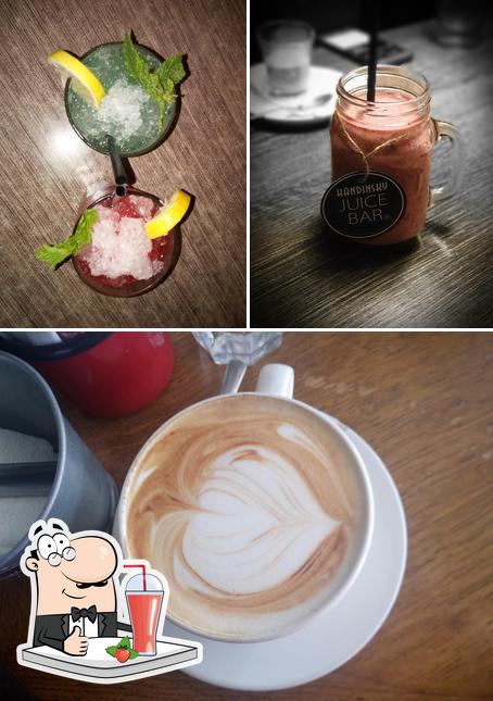 Café Kandinsky bietet eine Auswahl von Getränken