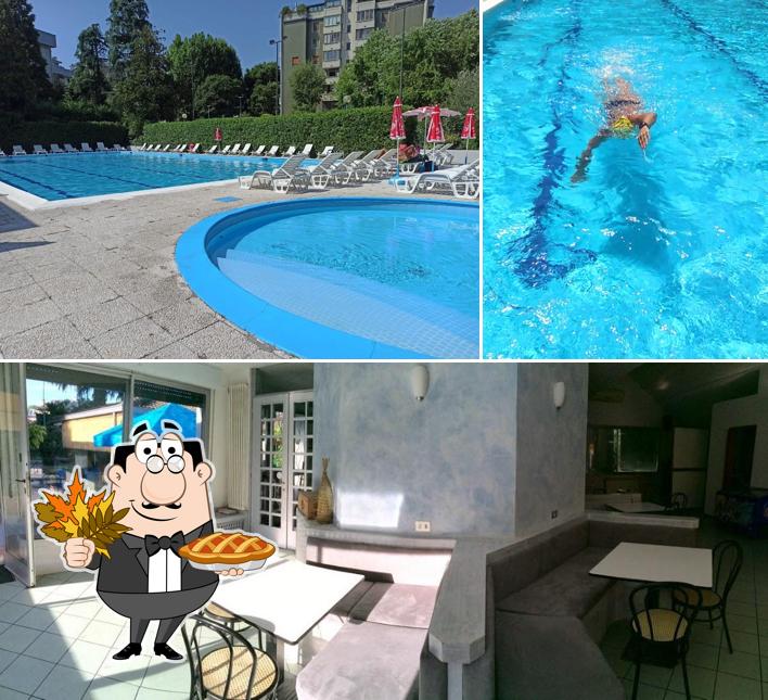 Guarda la immagine di Strayner Cafe Piscina