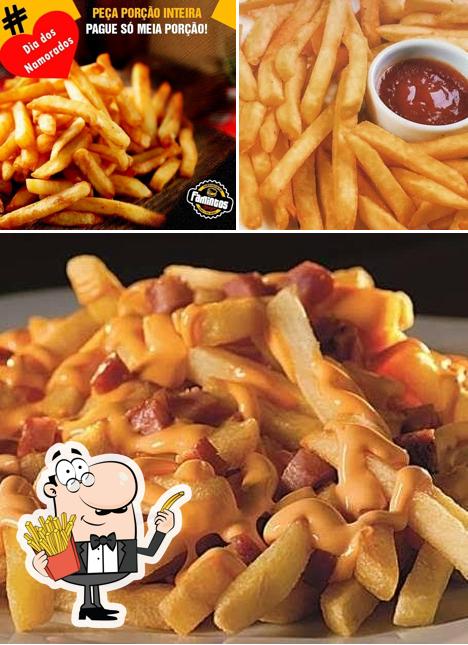 Peça cbatatas fritas francesas no Famintos Burguer