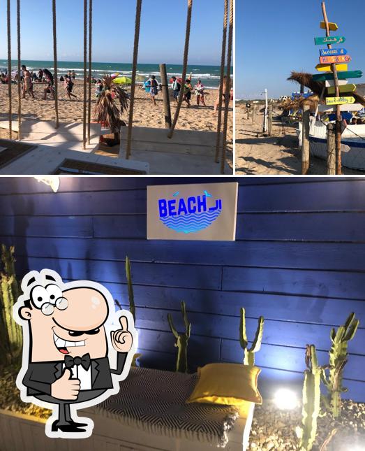 Regarder cette photo de The Beach restaurant