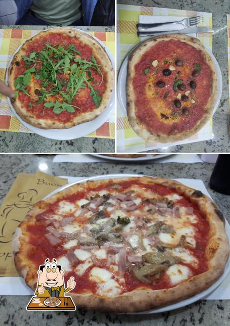 A antica pizzeria napoletana da tonito, puoi prenderti una bella pizza