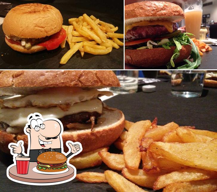 Tómate una hamburguesa en BuleBar Montecanal - Restaurante - Arrocería
