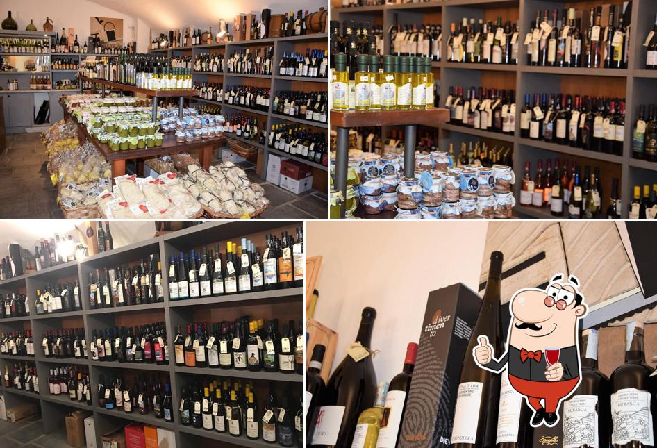 È gradevole godersi un bicchiere di vino a Enoteca D'uu Scintu Riomaggiore