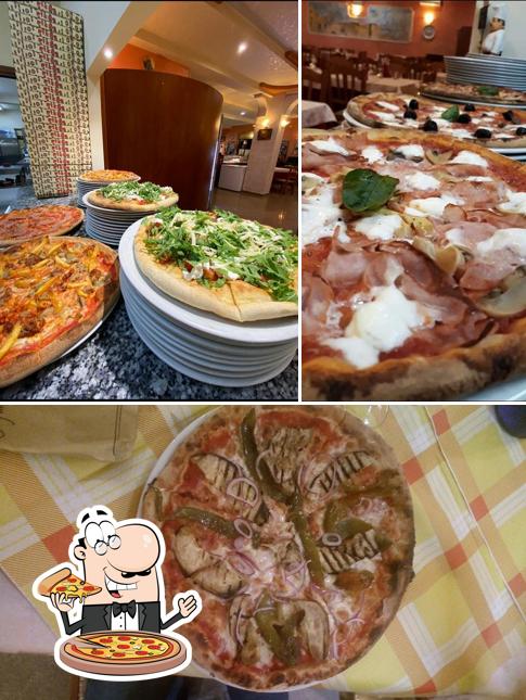 Scegli una pizza a Ristorante Pizzeria Amici Miei