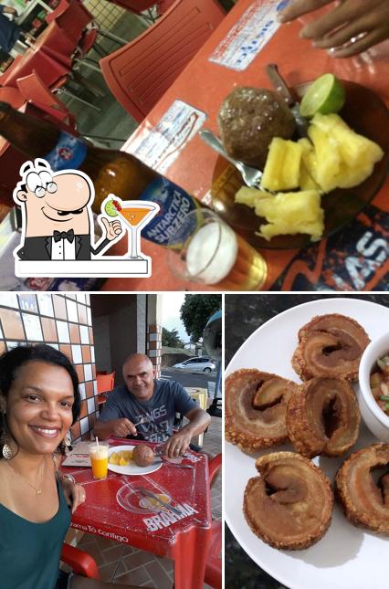 Confira a foto mostrando bebida e comida no Bar do Tonho