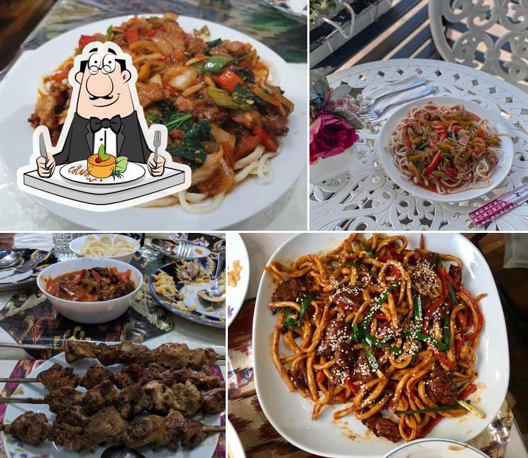Platos en Etles Uyghur Restaurant