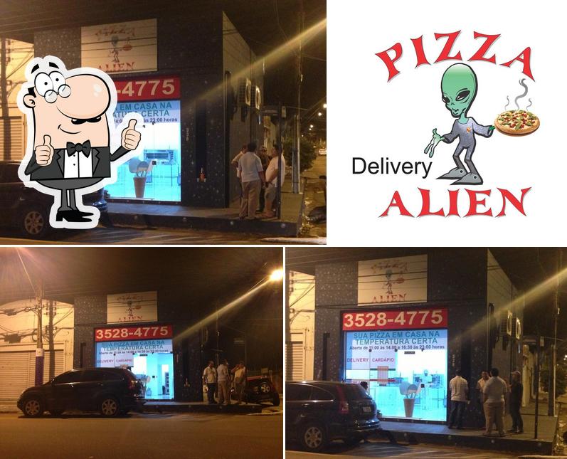 See the picture of Pizza Alien