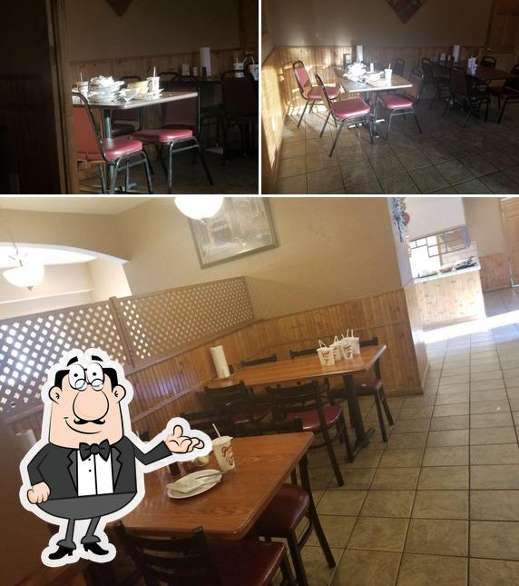 Check out how Giovanni's Pizza looks inside