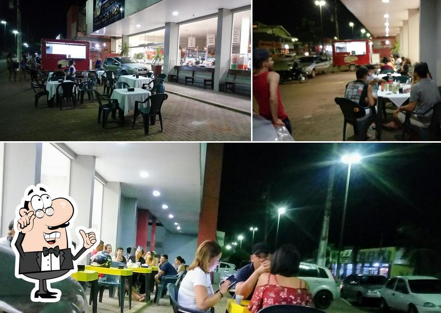 O interior do Brokadus Lanches