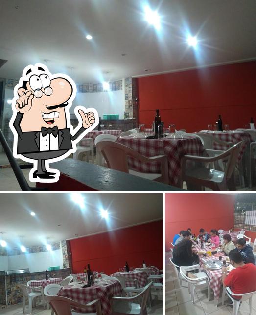 O interior do Pizzaria Santana II