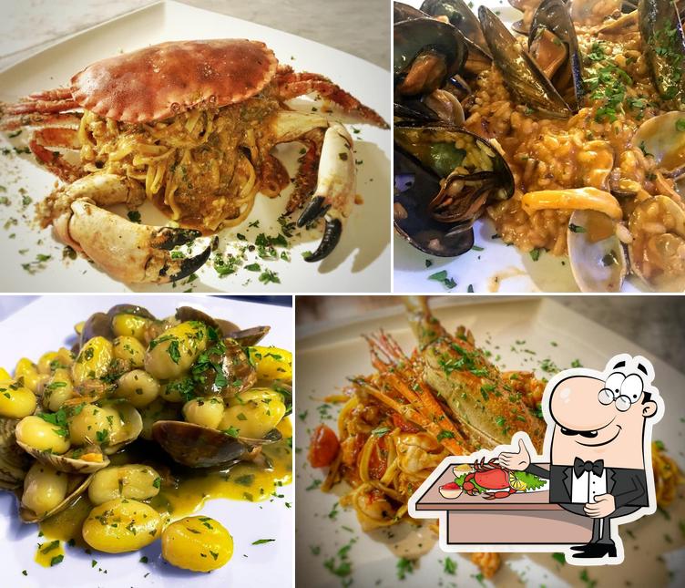 Закажите блюда с морепродуктами в "Santini Restaurant"