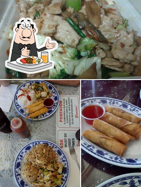 Meals at Golden Dragon Lao - Thai & Chinese Restaurant