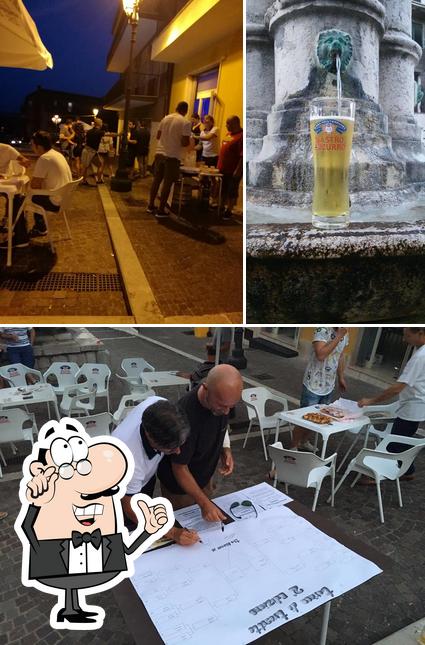 La immagine della interni e birra di Bar Carlini