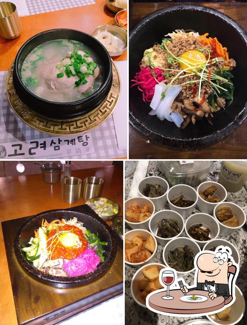 Блюда в "KoSam Korean Restaurant & Bar"