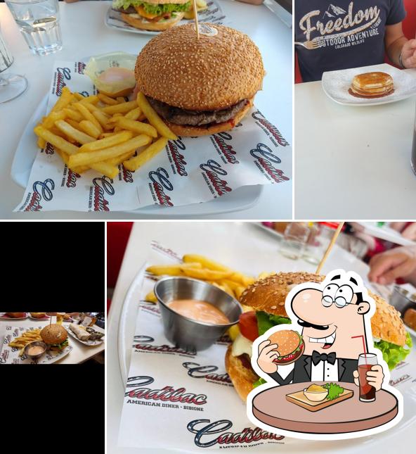 Concediti un bell'hamburger a Cadilac American Diner Bibione