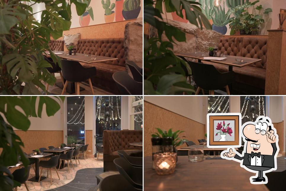 Installez-vous à l'une des tables de Foody Mechelen